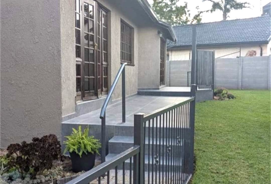 To Let 2 Bedroom Property for Rent in Constantia Kloof Gauteng