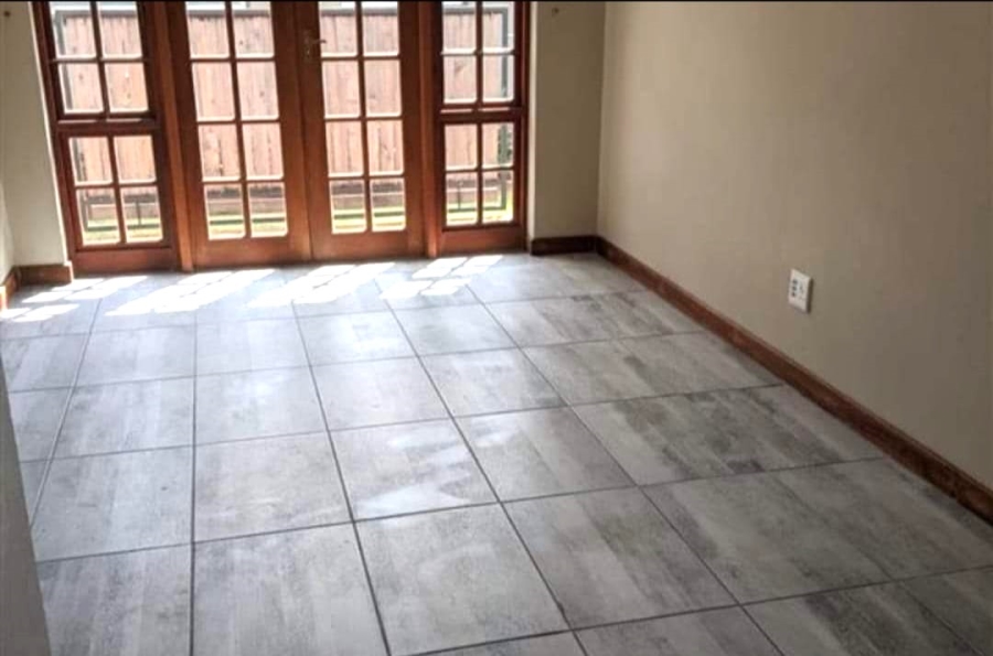 To Let 2 Bedroom Property for Rent in Constantia Kloof Gauteng