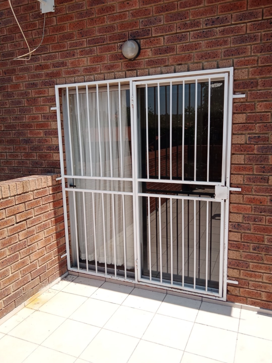 To Let 2 Bedroom Property for Rent in The Reeds Gauteng