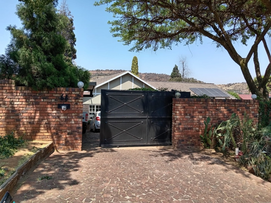 4 Bedroom Property for Sale in Suideroord Gauteng