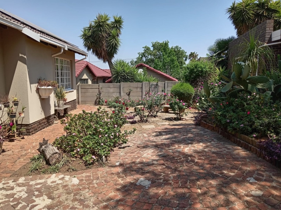 4 Bedroom Property for Sale in Suideroord Gauteng