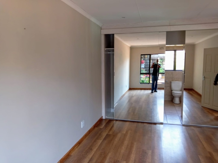 4 Bedroom Property for Sale in Suideroord Gauteng