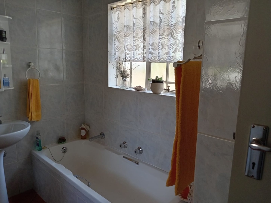 4 Bedroom Property for Sale in Suideroord Gauteng