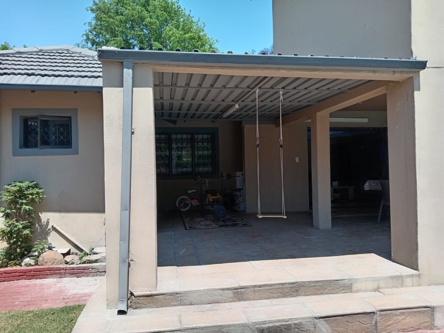 5 Bedroom Property for Sale in Mondeor Gauteng