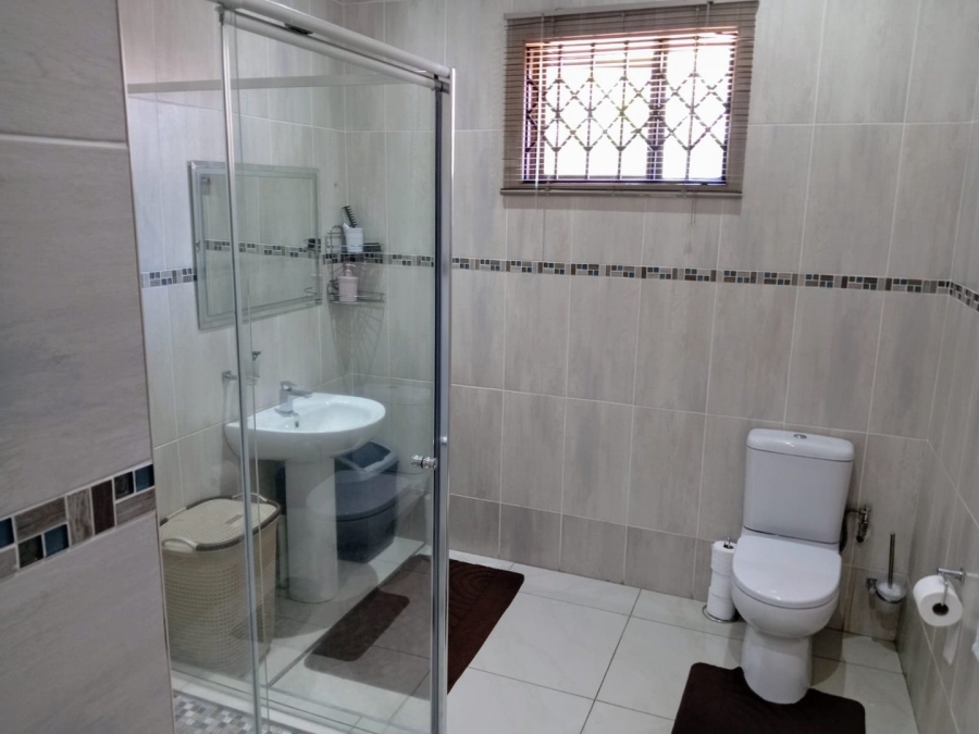 5 Bedroom Property for Sale in Mondeor Gauteng