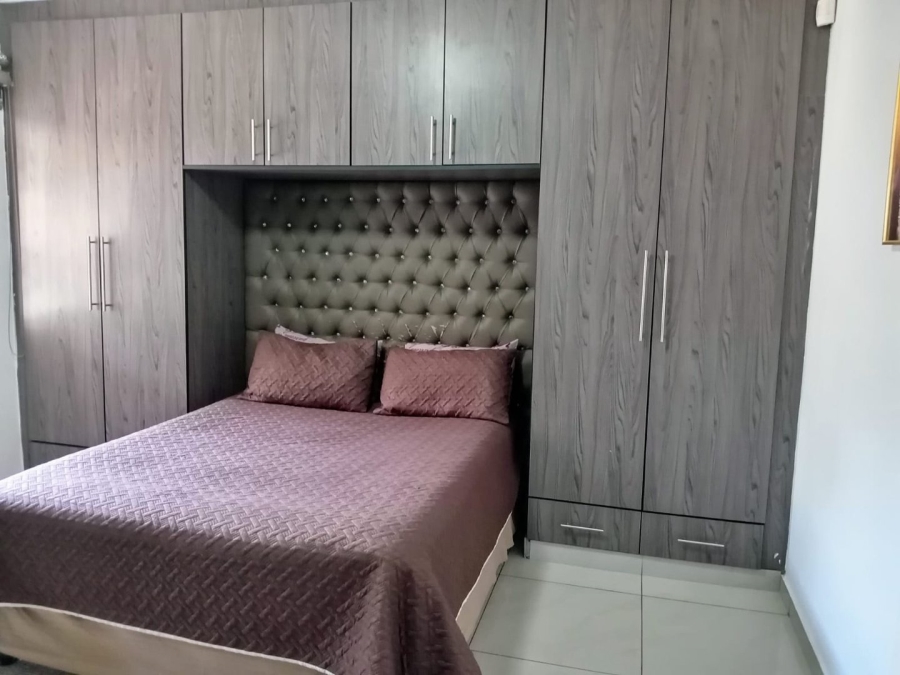 5 Bedroom Property for Sale in Mondeor Gauteng