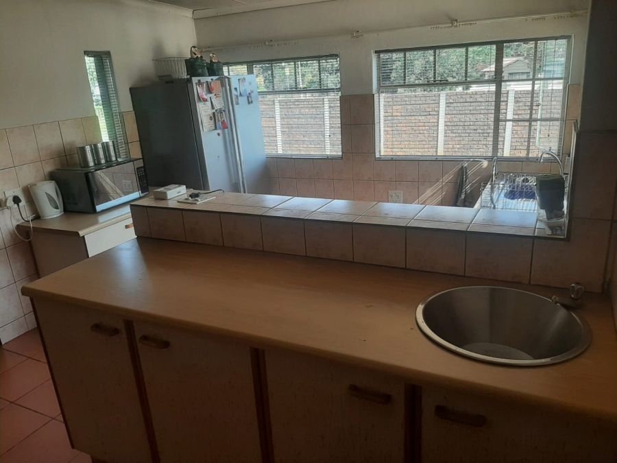 To Let 3 Bedroom Property for Rent in Brackendowns Gauteng