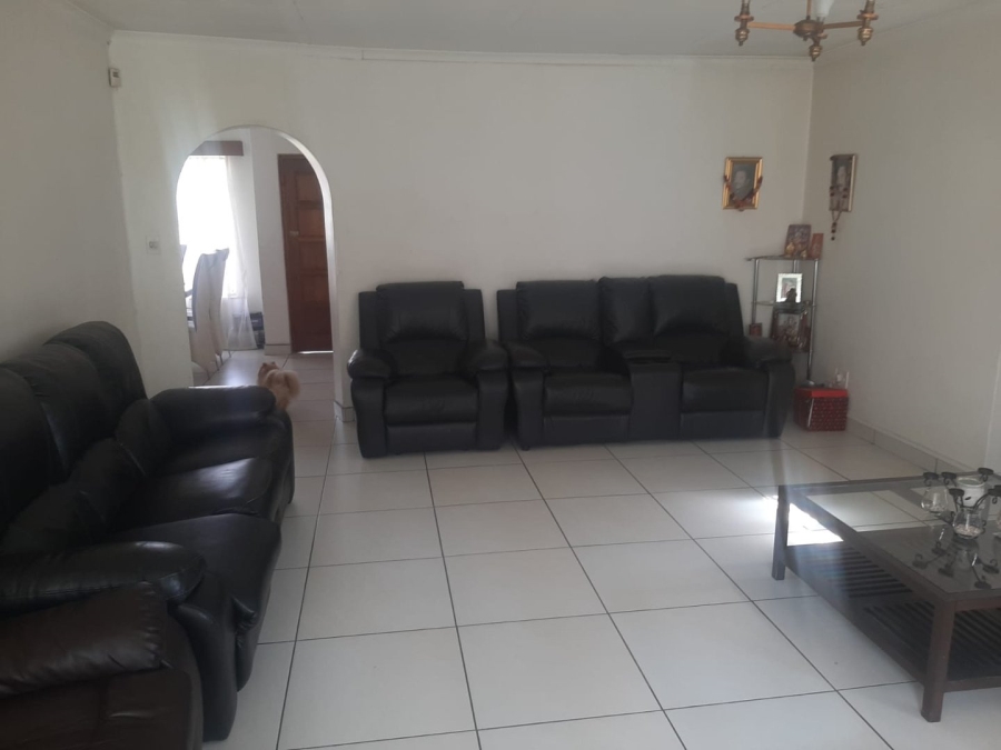 To Let 3 Bedroom Property for Rent in Brackendowns Gauteng