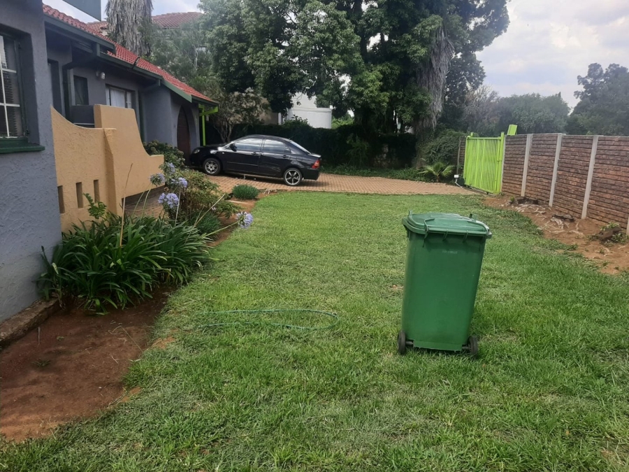 To Let 3 Bedroom Property for Rent in Brackendowns Gauteng