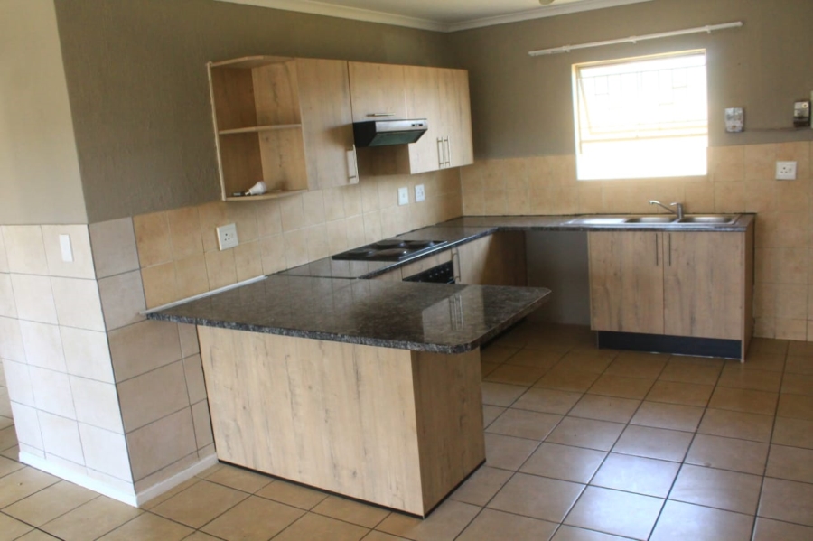 To Let 2 Bedroom Property for Rent in Vorna Valley Gauteng