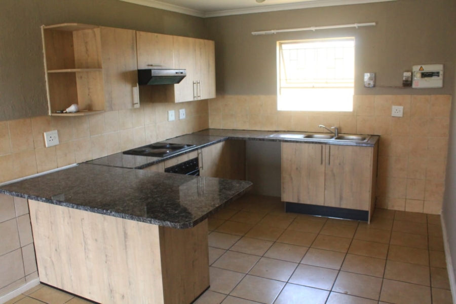 To Let 2 Bedroom Property for Rent in Vorna Valley Gauteng