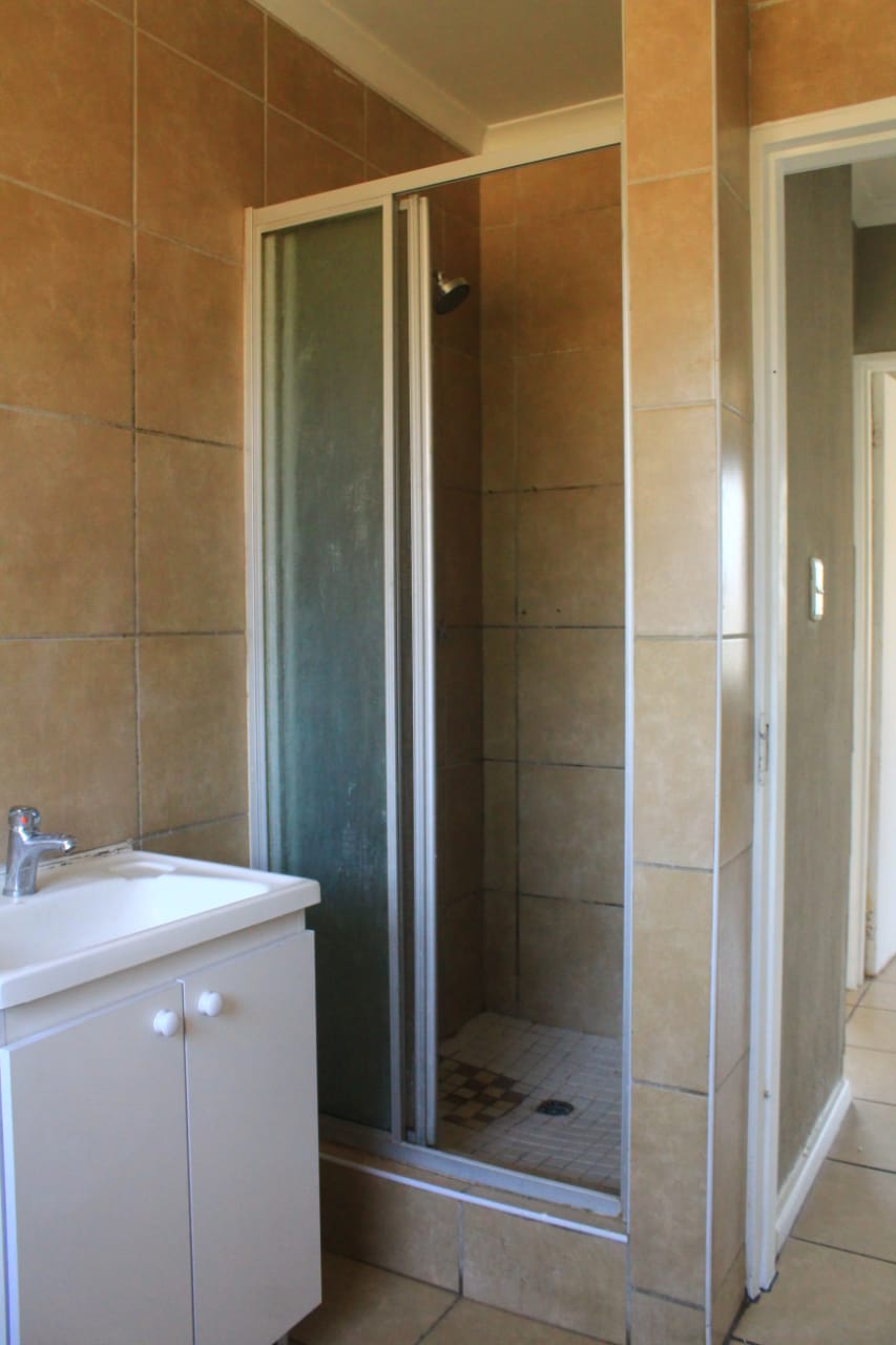 To Let 2 Bedroom Property for Rent in Vorna Valley Gauteng