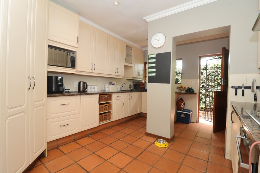 4 Bedroom Property for Sale in Roodekrans Gauteng