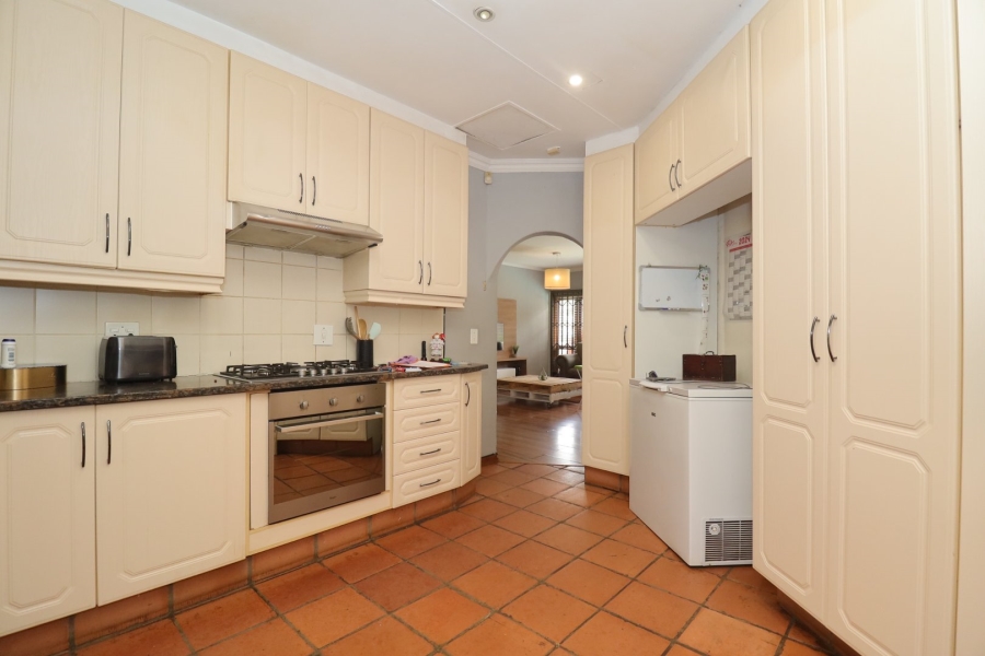 4 Bedroom Property for Sale in Roodekrans Gauteng