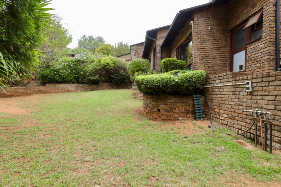 4 Bedroom Property for Sale in Roodekrans Gauteng