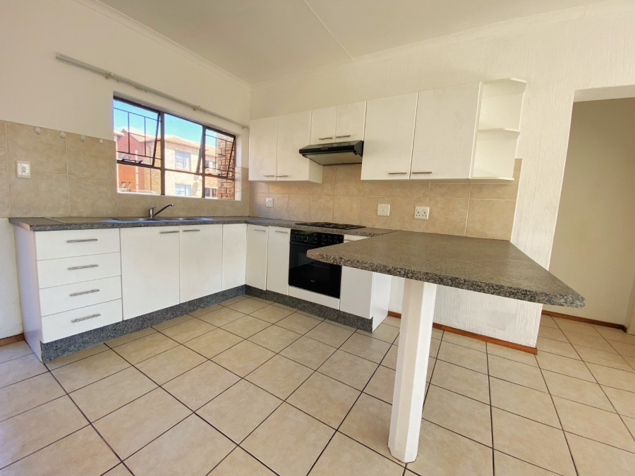 2 Bedroom Property for Sale in Weltevreden Park Gauteng