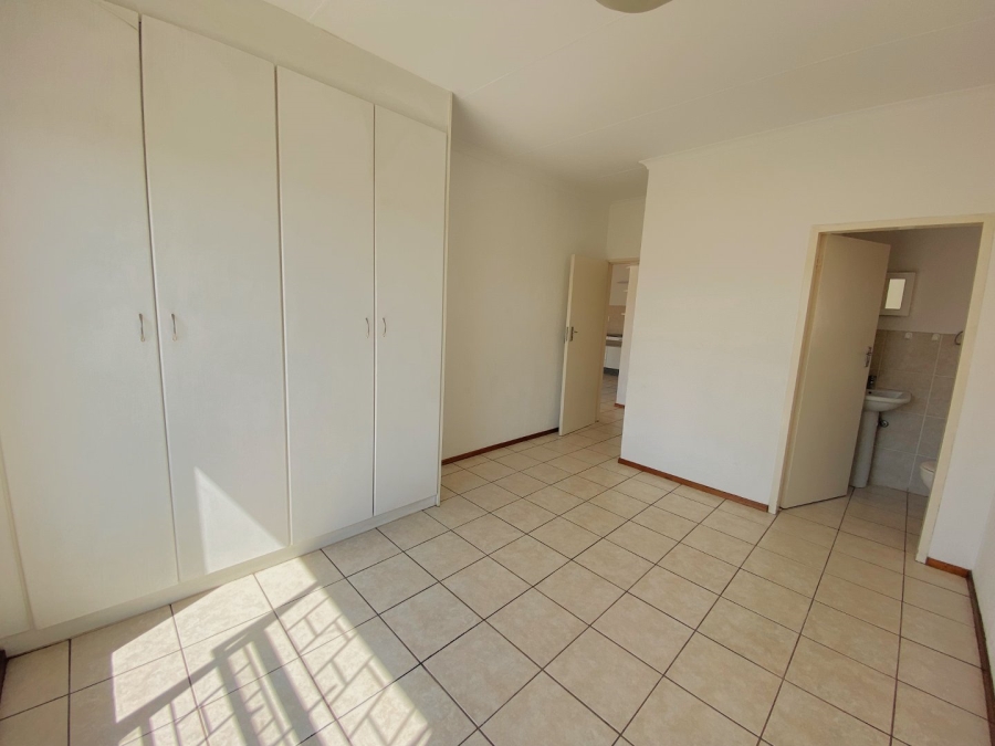 2 Bedroom Property for Sale in Weltevreden Park Gauteng