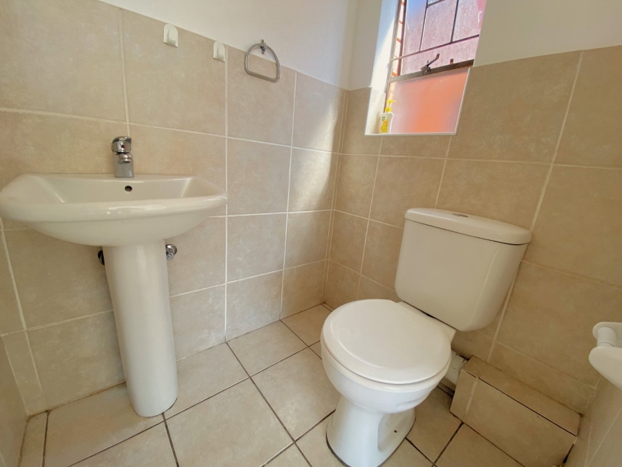 2 Bedroom Property for Sale in Weltevreden Park Gauteng