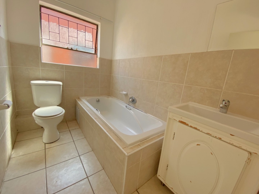 2 Bedroom Property for Sale in Weltevreden Park Gauteng