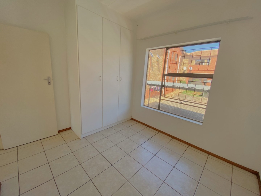 2 Bedroom Property for Sale in Weltevreden Park Gauteng