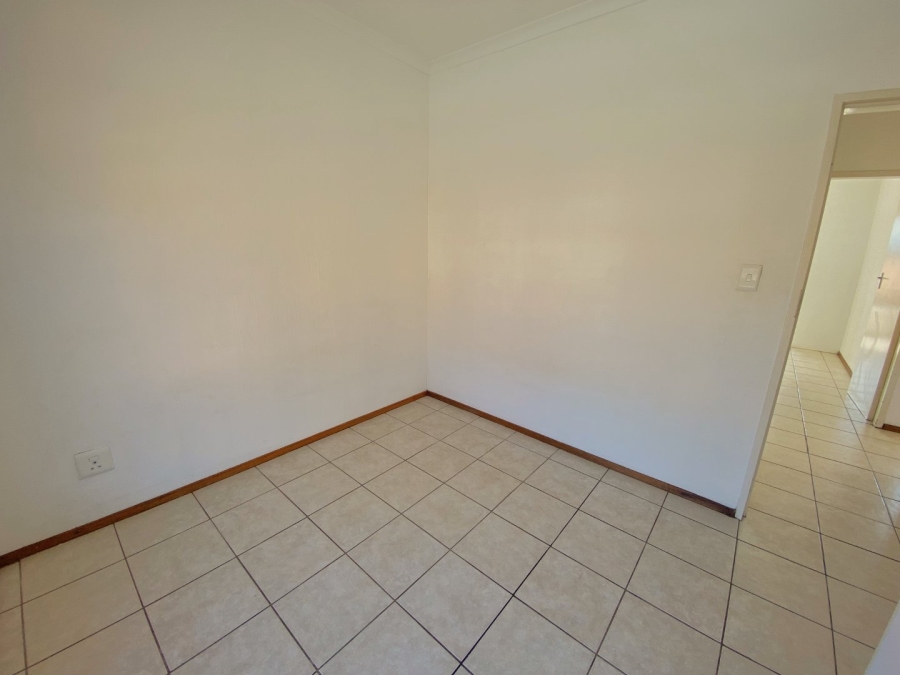 2 Bedroom Property for Sale in Weltevreden Park Gauteng