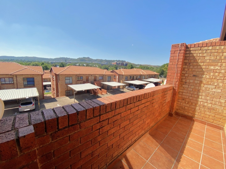 2 Bedroom Property for Sale in Weltevreden Park Gauteng