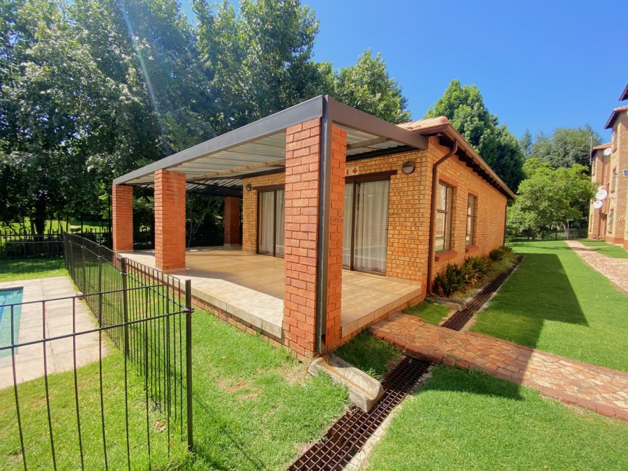 2 Bedroom Property for Sale in Weltevreden Park Gauteng