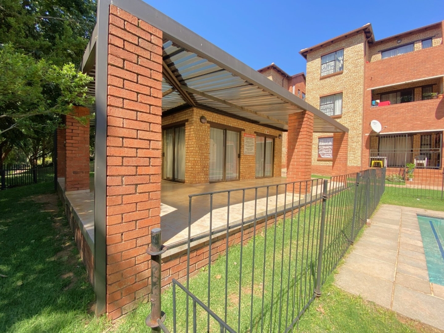 2 Bedroom Property for Sale in Weltevreden Park Gauteng