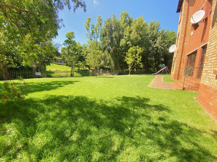 2 Bedroom Property for Sale in Weltevreden Park Gauteng