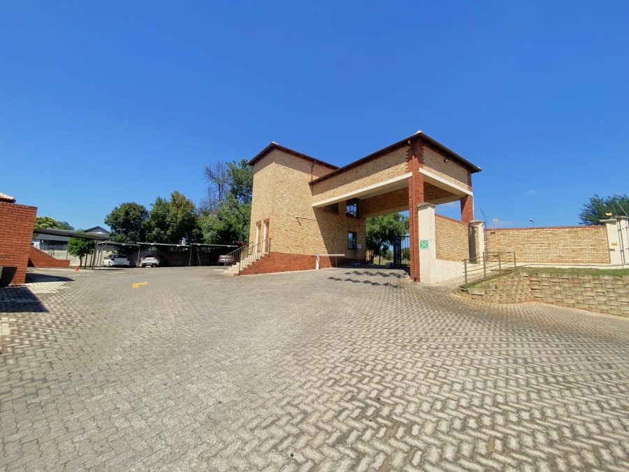 2 Bedroom Property for Sale in Weltevreden Park Gauteng