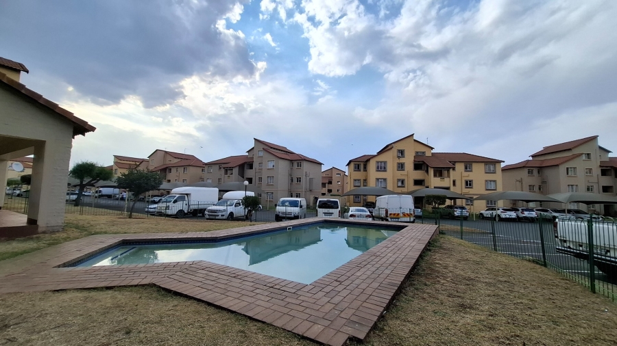 1 Bedroom Property for Sale in Ormonde Gauteng