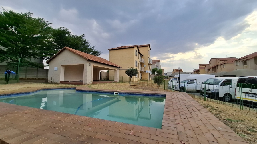 1 Bedroom Property for Sale in Ormonde Gauteng