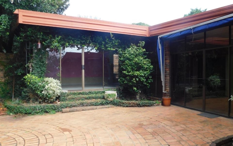 5 Bedroom Property for Sale in Eldoraigne Gauteng