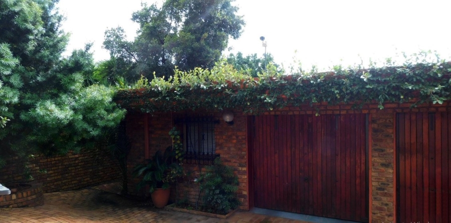 5 Bedroom Property for Sale in Eldoraigne Gauteng