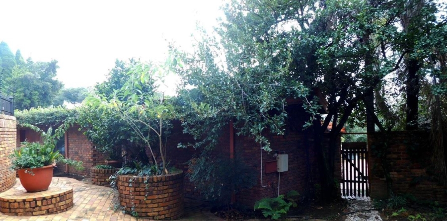 5 Bedroom Property for Sale in Eldoraigne Gauteng