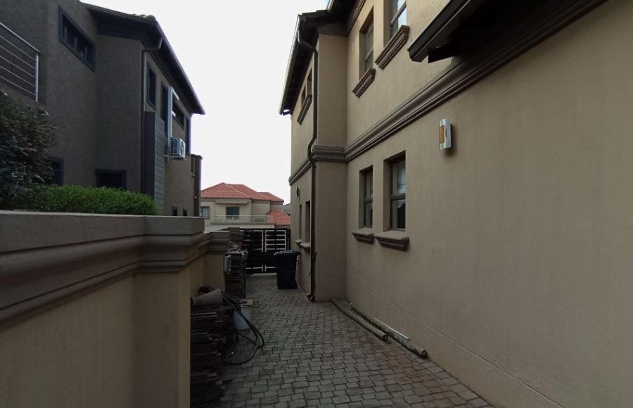 4 Bedroom Property for Sale in Blue Valley Golf Estate Gauteng