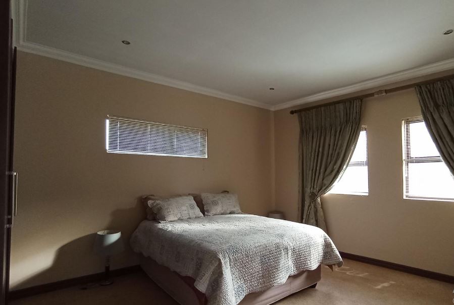 4 Bedroom Property for Sale in Blue Valley Golf Estate Gauteng