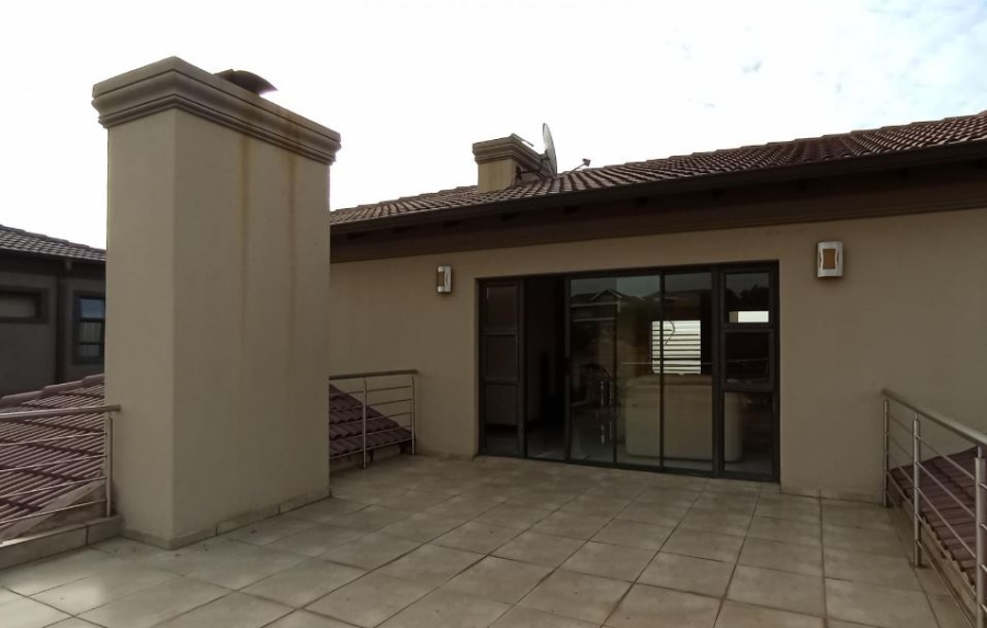 4 Bedroom Property for Sale in Blue Valley Golf Estate Gauteng