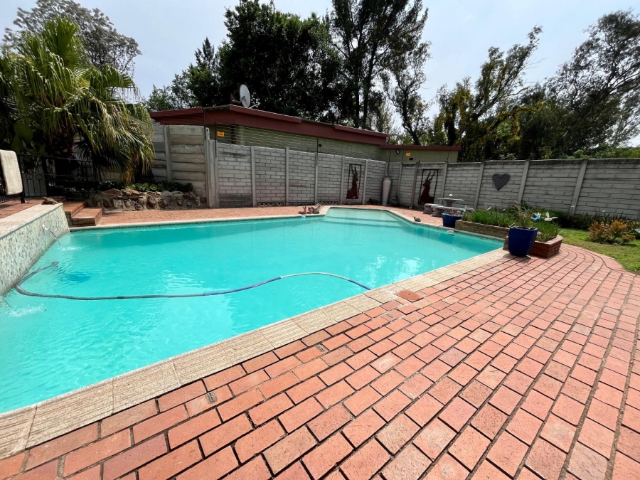 To Let 2 Bedroom Property for Rent in Rivonia Gauteng