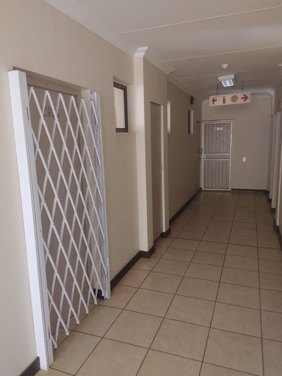 2 Bedroom Property for Sale in Montana Tuine Gauteng