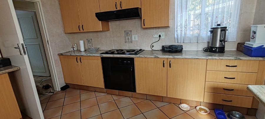 4 Bedroom Property for Sale in Crystal Park Gauteng