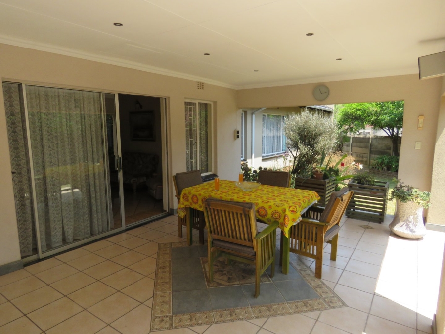 4 Bedroom Property for Sale in Crystal Park Gauteng