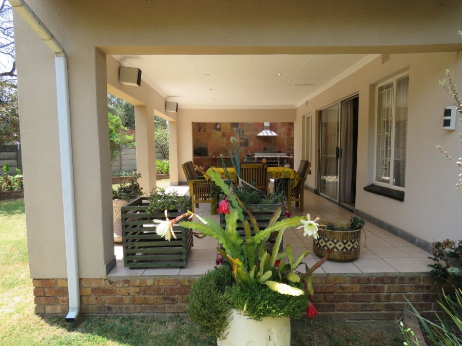 4 Bedroom Property for Sale in Crystal Park Gauteng