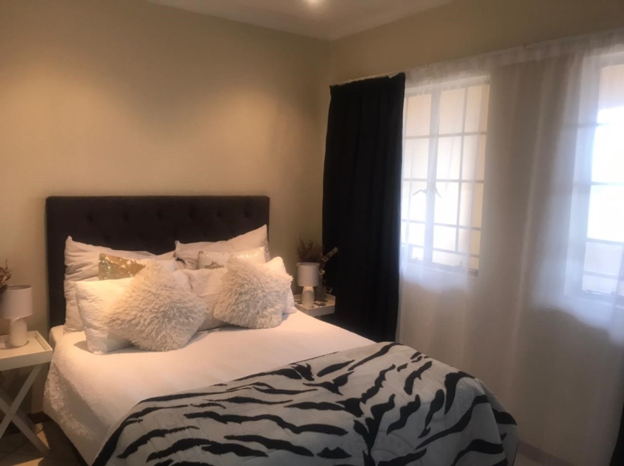 To Let 2 Bedroom Property for Rent in Monavoni Gauteng