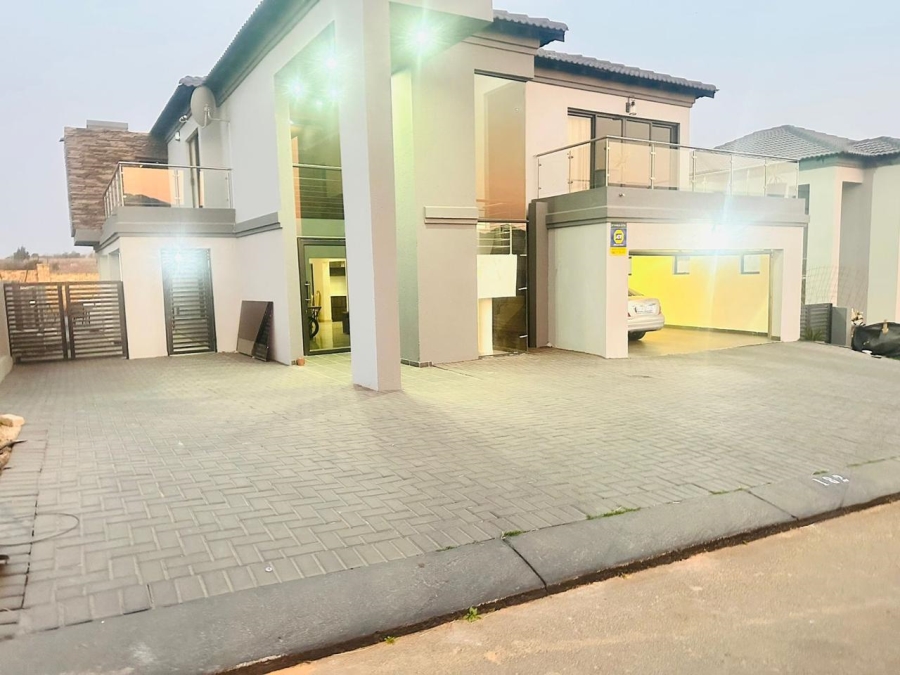 4 Bedroom Property for Sale in Wildtuinpark Gauteng