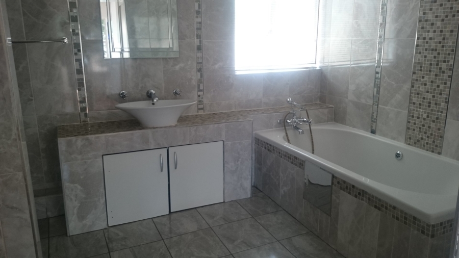 To Let 3 Bedroom Property for Rent in Bassonia Gauteng