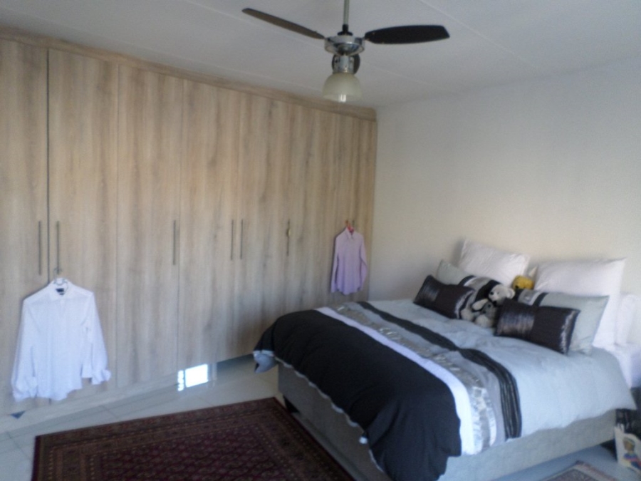 To Let 3 Bedroom Property for Rent in Bassonia Gauteng