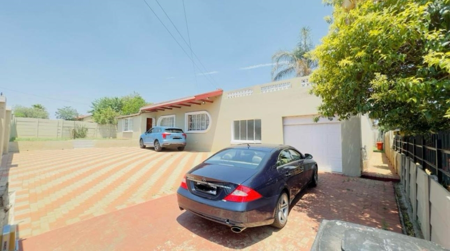 6 Bedroom Property for Sale in Solheim Gauteng