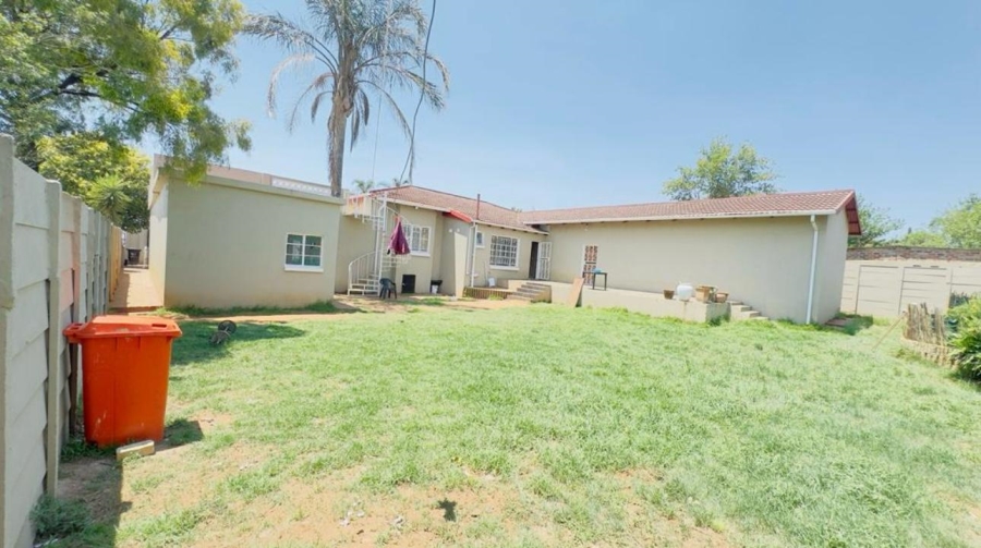 6 Bedroom Property for Sale in Solheim Gauteng