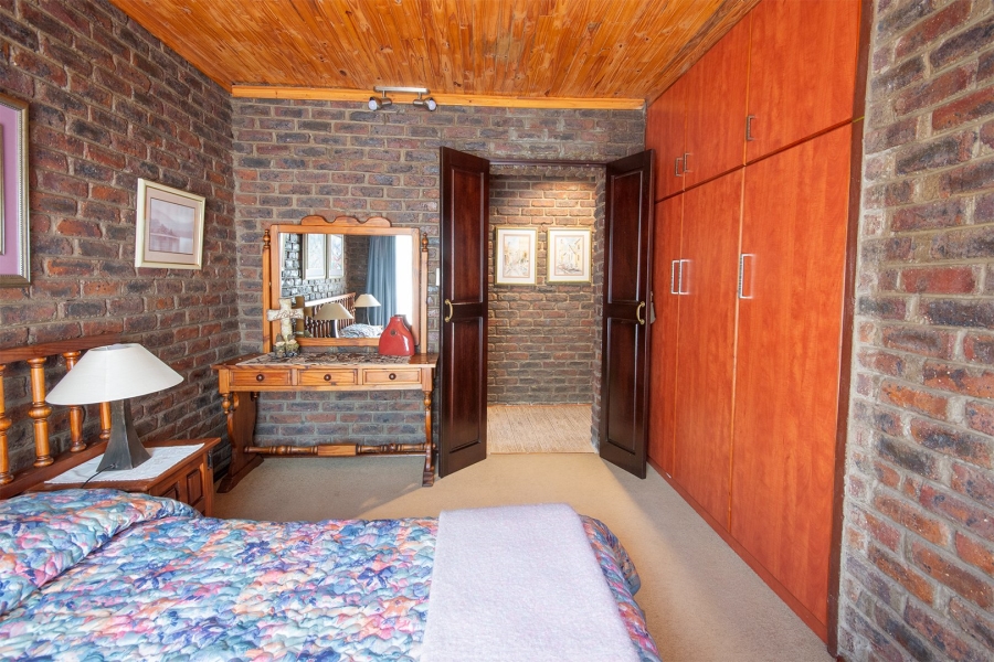 4 Bedroom Property for Sale in Overkruin Gauteng